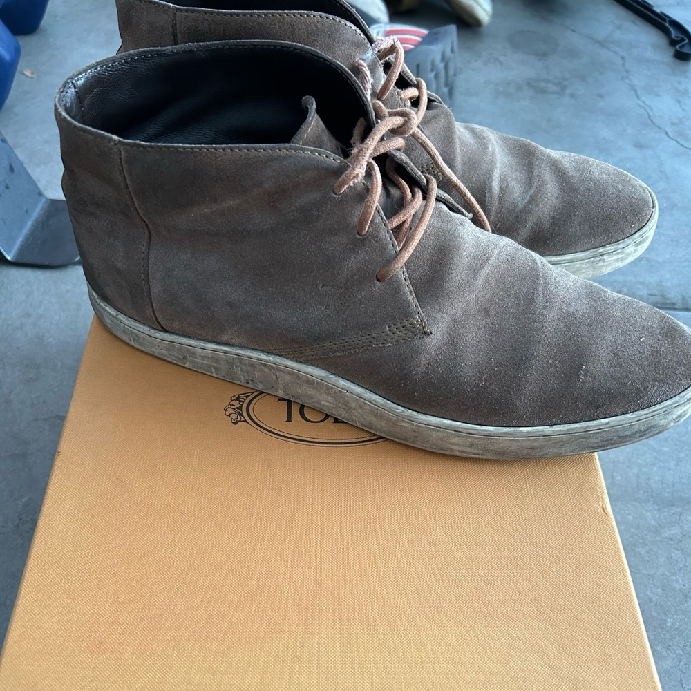 Tod's Brown Suede Chukka Boots for Men
